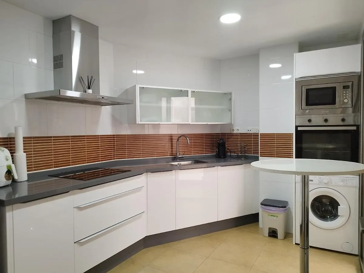 Apartamento En Urbanizacion De Lujo Con Piscina, Gimnasio Y Spa Aparcamiento Gratis En La Zona Cordoba